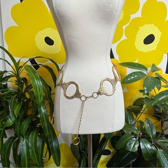 Chunky Oversized Vintage 1970s Groovy Embossed Egyptian Revival Chain Link Belt - Picture 2 of 16